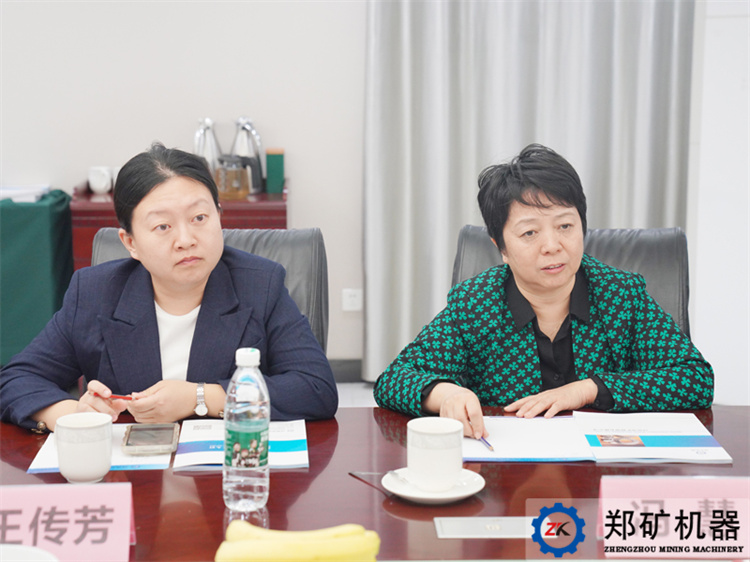 郑州大学商学院党委书记冯慧一行莅临郑矿机器参观调研！