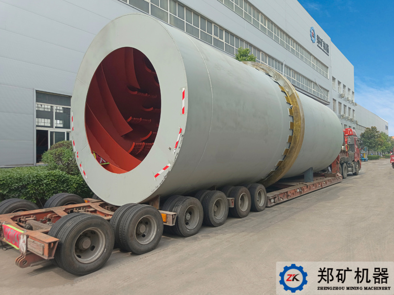 郑矿机器：与国旗同框，致敬中国红 